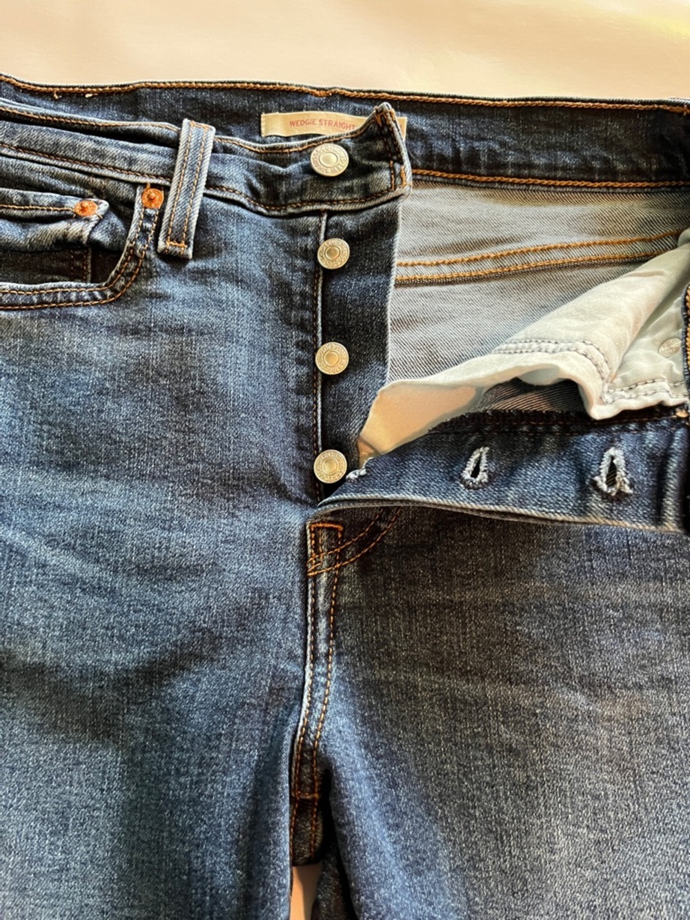 Levi’s Wedgie Straight High Rise Size 28 - Picture 16 of 16